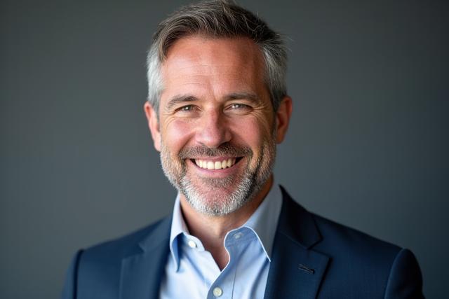 Portrait de Marc Dubois, Consultant Senior en Stratégie RH